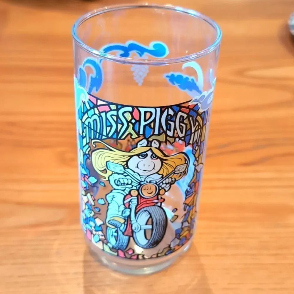 The Great Muppet Caper Miss Piggy Motorcycle 12oz Glass 1981 Vintage McDonalds